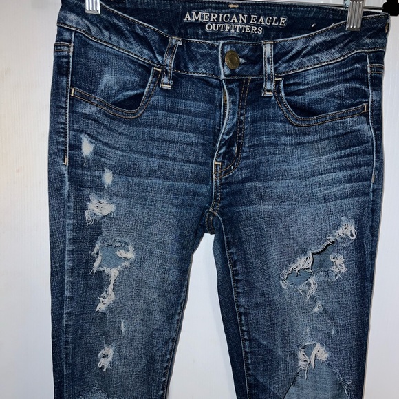 American Eagle Ripped Jeans size 6 - Picture 3 of 5